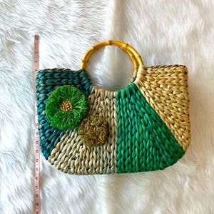 Vibrant Straw bag with bamboo handles